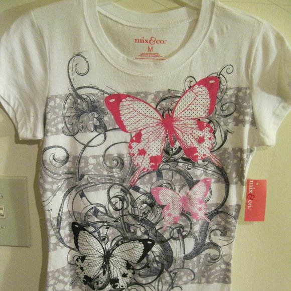 Tops - Butterfly print tee shirt